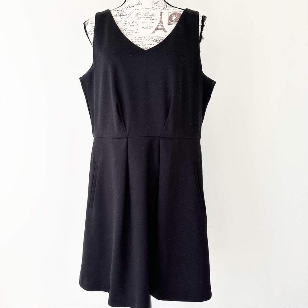 Loft sleeveless black waisted dress L